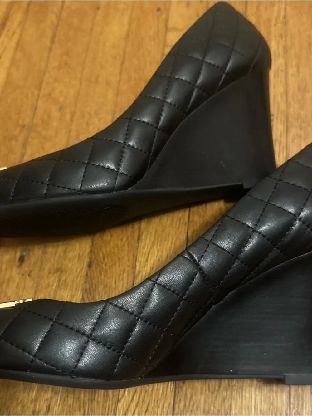 Tory Burch Black Leather Logo Pumps Size 10 Good Condition